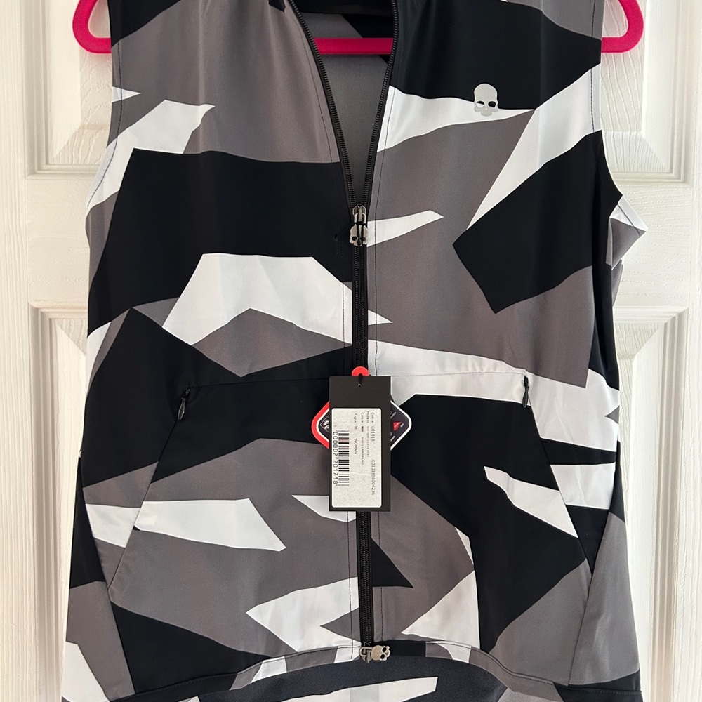 NWT - Women’s Hydrogen Golf Black and Gray Camouflage Vest - M
